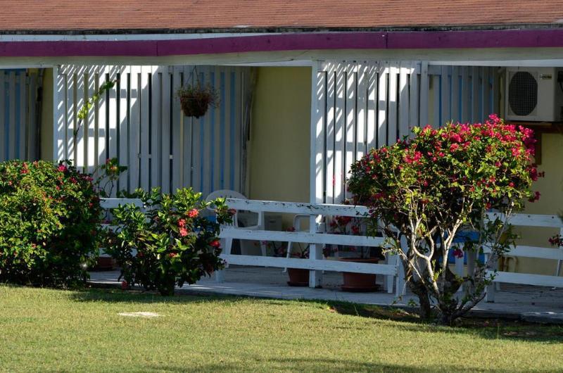 The Settlement Anegada Reef Hotel מראה חיצוני תמונה